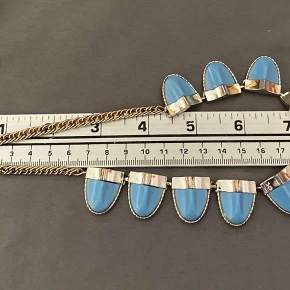 Vintage necklace and clip on earring set Silvertone and blue insets - Picture 5 of 5
